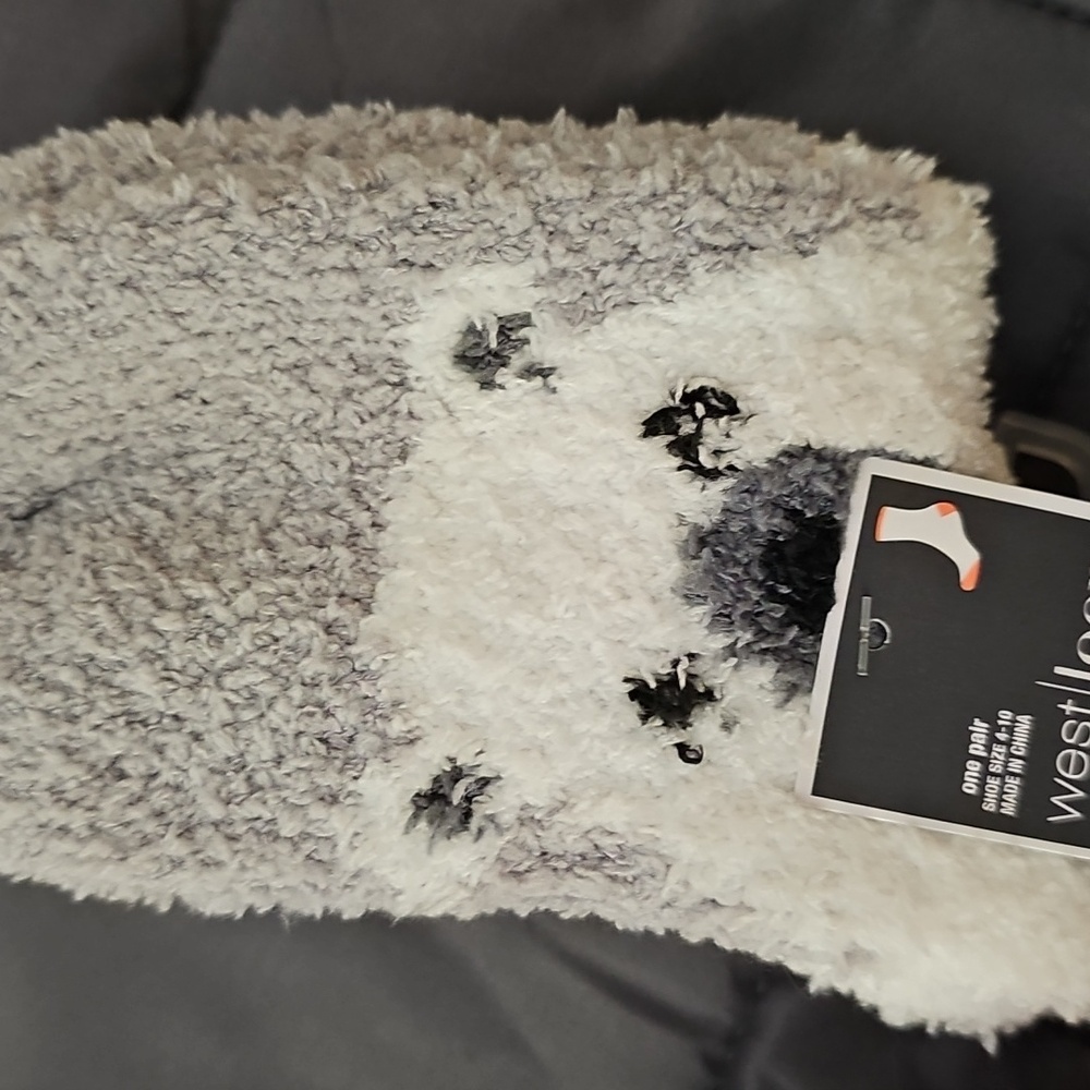 3 Pairs Of Cozy Fuzzy Socks Set - Red, Black, and Gray, Womens Size ~4-10 - Picture 5 of 9